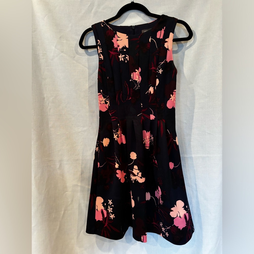 Vince Camuto fit and flare Blue Floral Dress EUC size 2